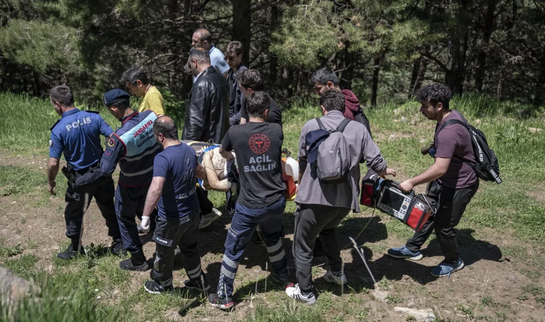 Türkiye İzcilik Federasyonu İl Temsilcisi Nuri Karslı, doğa yürüyüşü sırasında