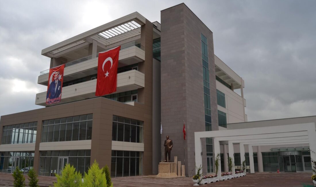 Denizli Barosu’na uyuşturucu operasyonu Denizli'de düzenlenen uyuşturucu operasyonunda 12 avukat gözaltına alındı.