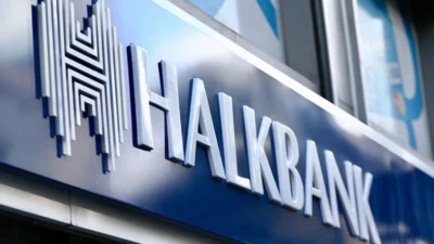 ABD mahkemesi Halkbank davasını düşürdü ABD'de yıllardır gündemde olan Halkbank davasında kritik karar çıktı. New
