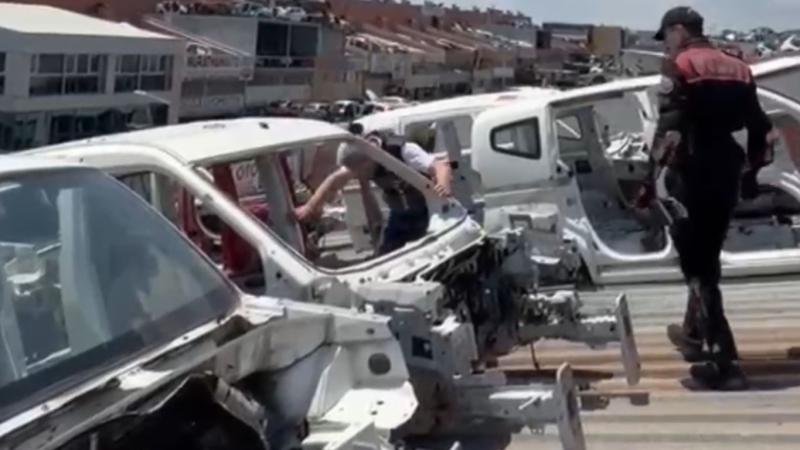 Ankara’da “change” otomobil operasyonu: 4 gözaltı Ankara'da, depremde hasar gören araçlarla hacizli, yakalamalı, çalıntı ve kaçak