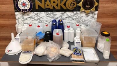 İstanbul'da polisin düzenlediği operasyonda 30 kilogram uyuşturucu ele geçirildi, 2