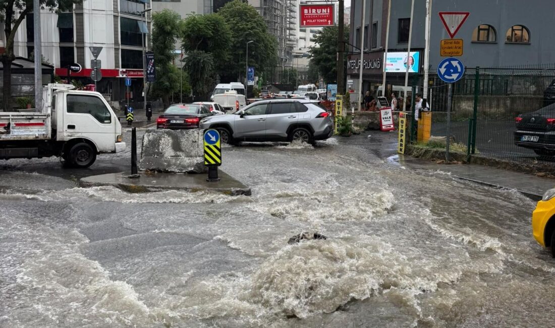 İstanbul’da sağanak hayatı felç etti İstanbul'da etkili olan gök gürültülü sağanak, birçok ilçede su baskınlarına